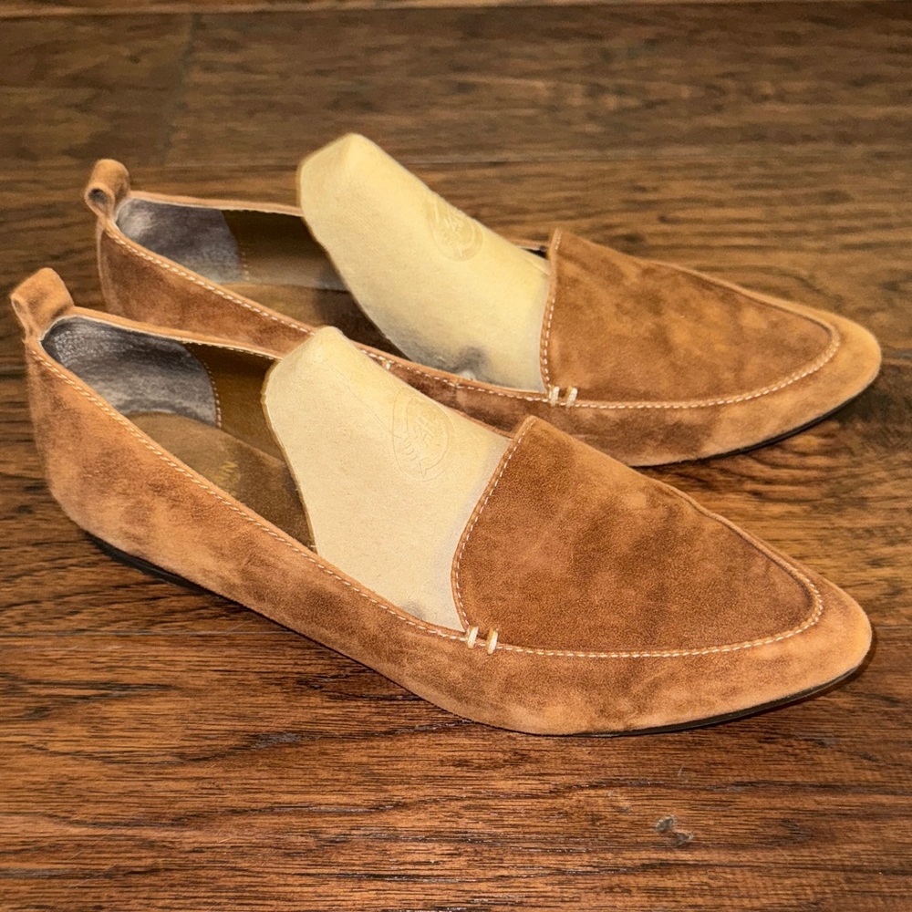 White Mountain Tan Suede Loafers Pointed Toe Flats Women’s Shoes size 8.5 - Picture 3 of 9